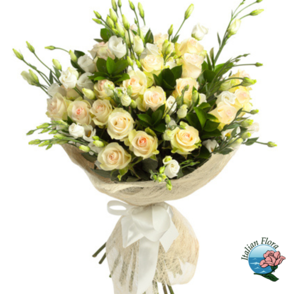 Bouquet di rose bianche e lisianthus