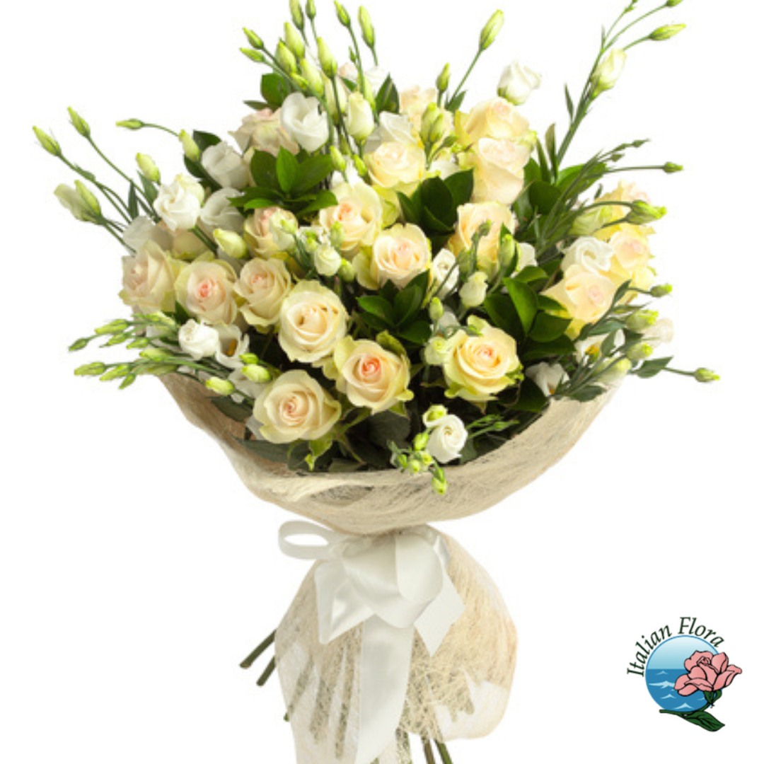 Bouquet of white roses and lisianthus