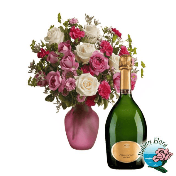 Bouquet de roses blanches et roses avec du vin mousseux